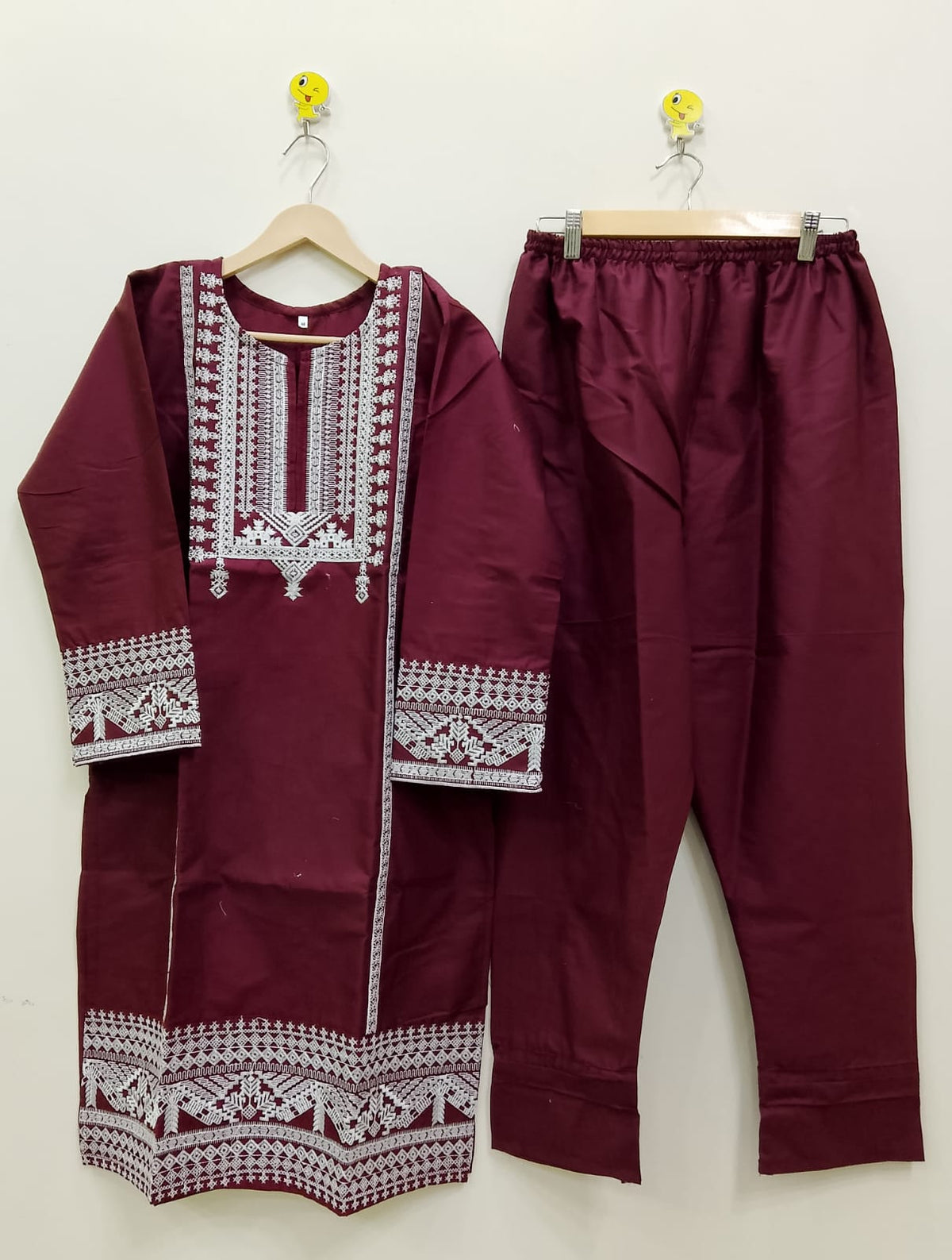 Embroidered 2-piece EE-001